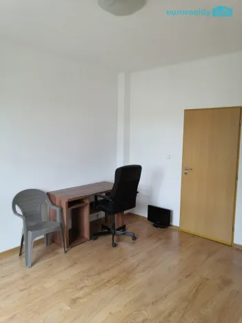 Pronájem bytu 2+1, Karlovy Vary, Kpt. Jaroše, 52 m2