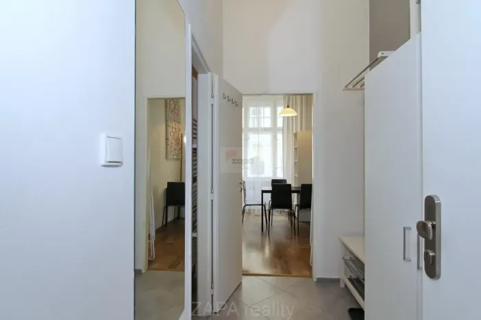 Pronájem bytu 2+kk, Praha - Smíchov, Grafická, 42 m2