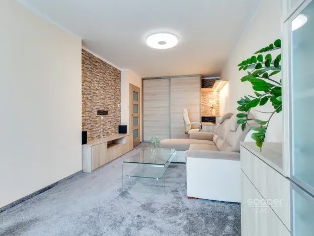 Pronájem bytu 2+1, Praha - Černý Most, Cíglerova, 60 m2