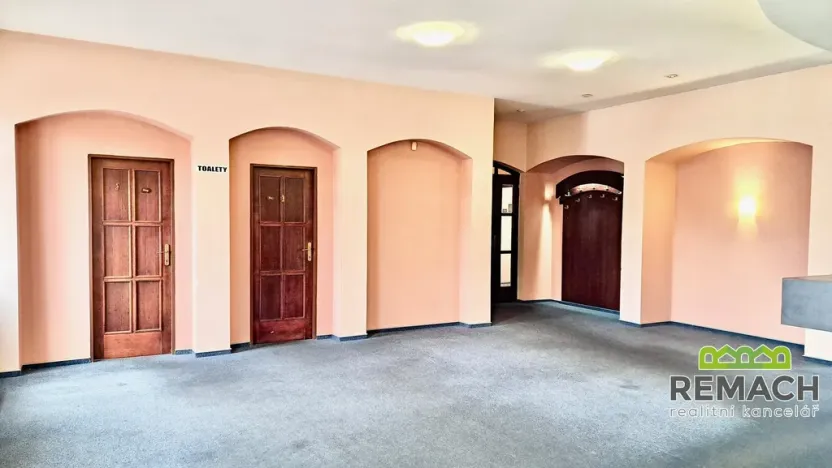 Pronájem restaurace, Kunovice, V Grni, 197 m2