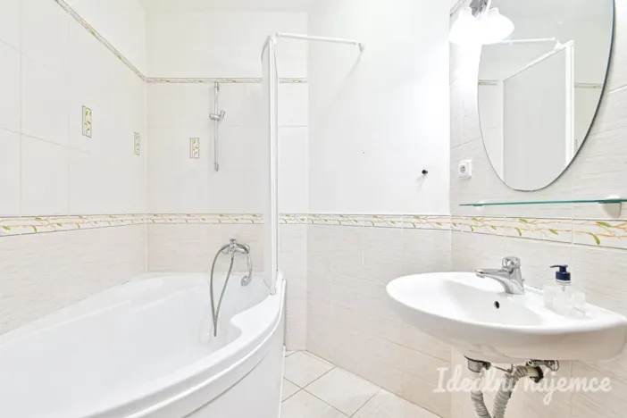 Pronájem bytu 2+kk, Brno, Burešova, 47 m2