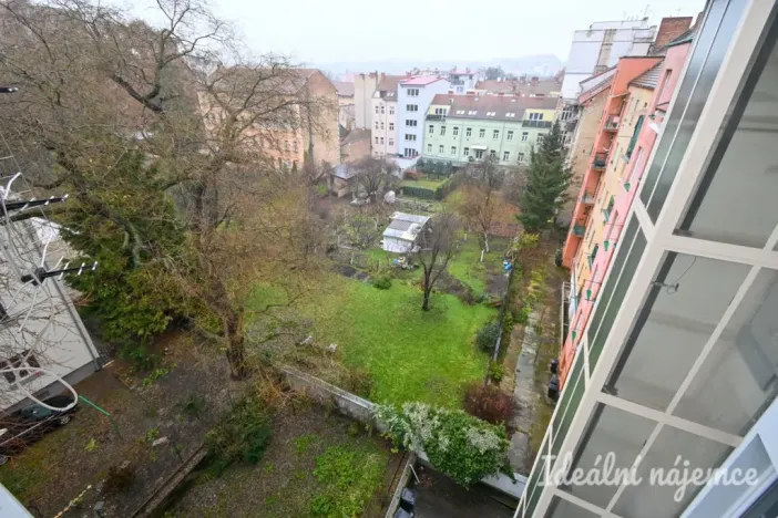 Pronájem bytu 2+kk, Brno, Burešova, 47 m2