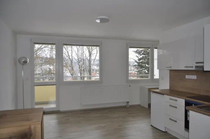 Pronájem bytu 1+kk, Praha - Motol, Hennerova, 48 m2