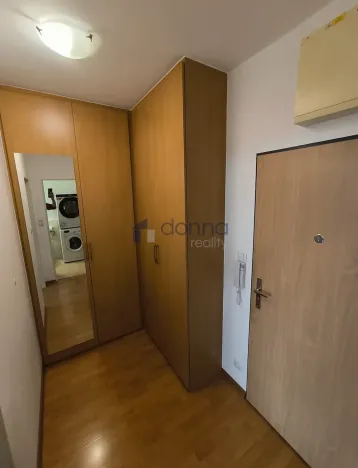 Prodej bytu 1+kk, Praha, Poděbradská, 36 m2