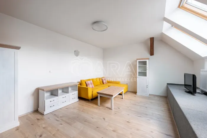 Pronájem bytu 2+kk, Praha - Karlín, Sokolovská, 62 m2