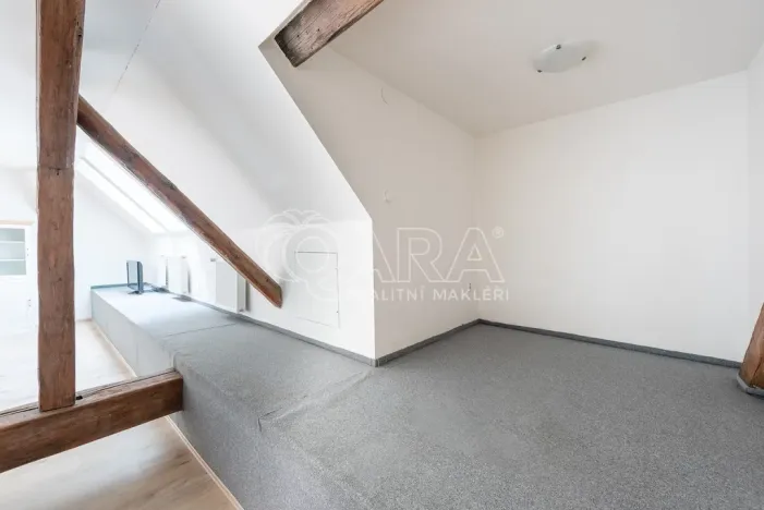 Pronájem bytu 2+kk, Praha - Karlín, Sokolovská, 62 m2