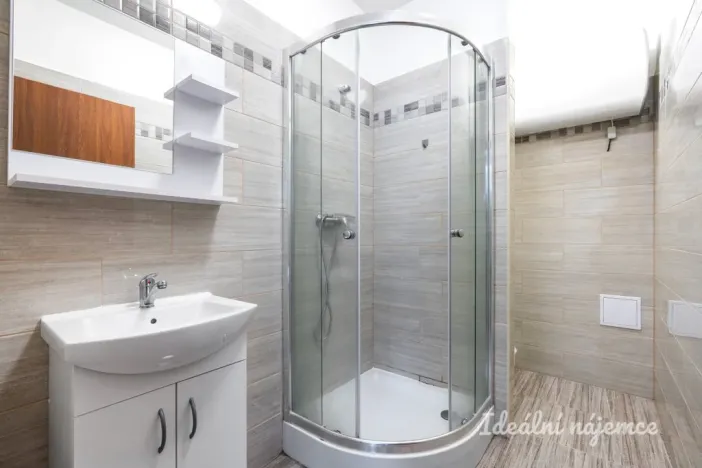 Pronájem bytu 1+1, Praha, Kukelská, 26 m2