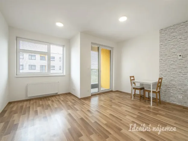 Pronájem bytu 1+kk, Praha - Uhříněves, Ke kříži, 33 m2