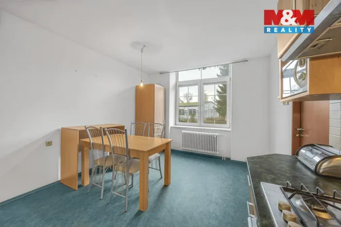 Prodej bytu 3+1, Jaroměř - Pražské Předměstí, Husova, 124 m2