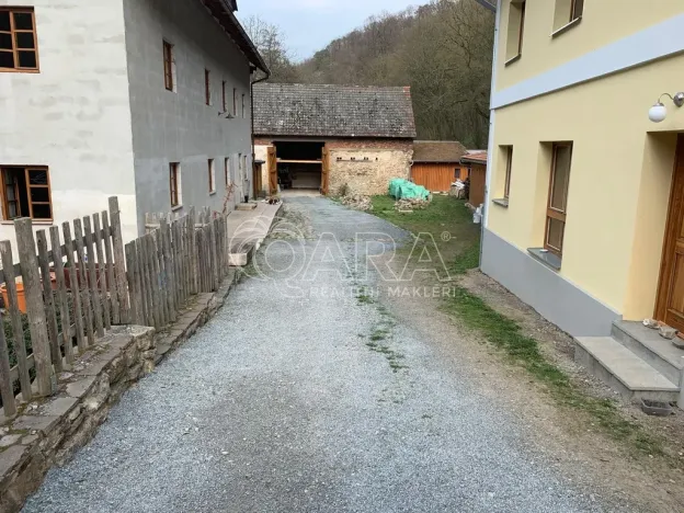 Prodej podílu 1/2 rodinného domu, Praha - Zadní Kopanina, Kavylová, 500 m2