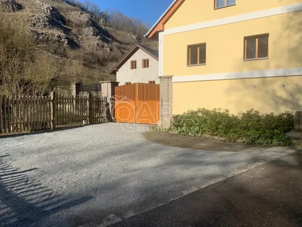 Prodej podílu 1/2 rodinného domu, Praha - Zadní Kopanina, Kavylová, 500 m2