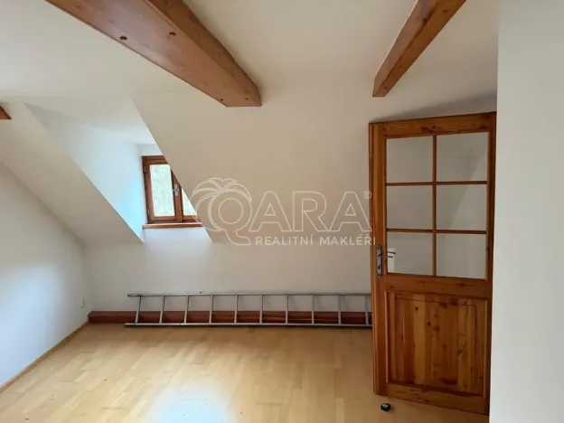 Prodej podílu 1/2 rodinného domu, Praha - Zadní Kopanina, Kavylová, 500 m2