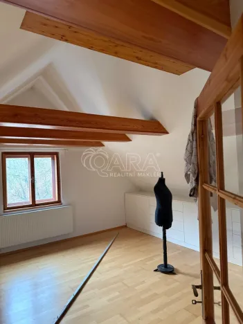 Prodej podílu 1/2 rodinného domu, Praha - Zadní Kopanina, Kavylová, 500 m2