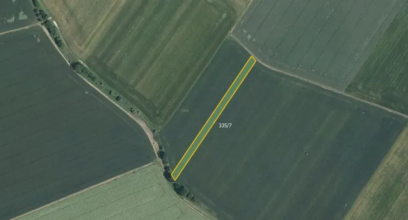 Prodej pole, Ústín, 21355 m2