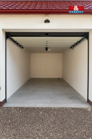 Pronájem garáže, Tišnov, Jungmannova, 18 m2