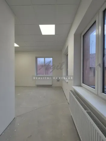 Pronájem kanceláře, Šlapanice, 293 m2