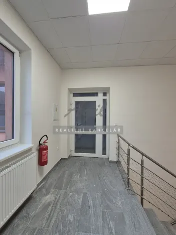 Pronájem kanceláře, Šlapanice, 293 m2