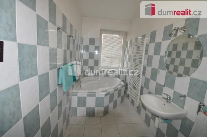 Pronájem bytu 2+kk, Lovosice, Osvoboditelů, 61 m2