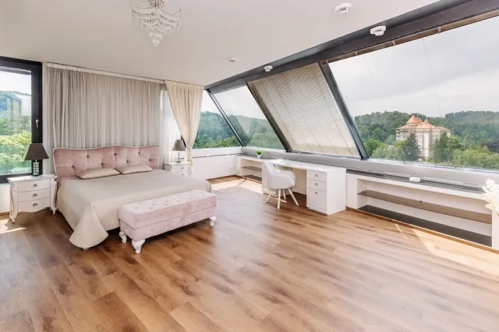 Prodej bytu 4+kk, Karlovy Vary, Pražská silnice, 155 m2