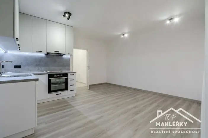 Pronájem bytu 1+kk, Uhlířské Janovice, Hrnčířská, 30 m2