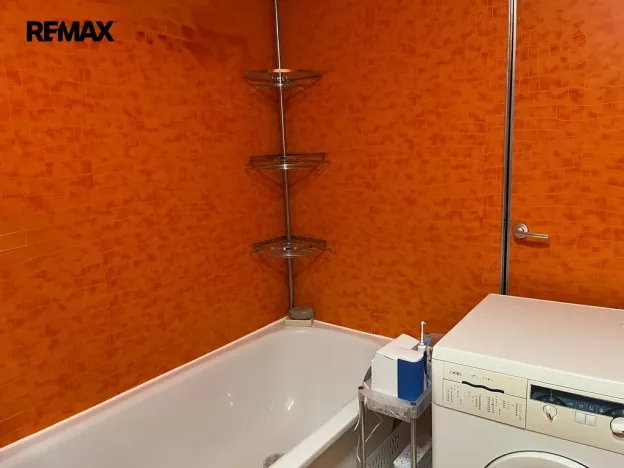 Prodej bytu 2+1, Karlovy Vary - Drahovice, Gagarinova, 56 m2