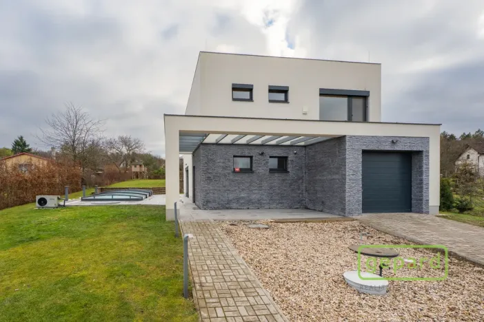 Prodej rodinného domu, Mníšek pod Brdy, U Kolejí, 200 m2