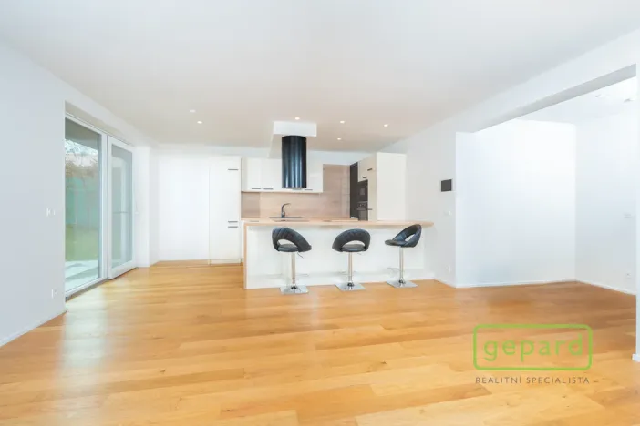 Prodej rodinného domu, Mníšek pod Brdy, U Kolejí, 200 m2