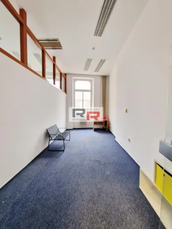 Pronájem kanceláře, Olomouc, Dolní náměstí, 67 m2