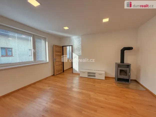 Pronájem bytu 2+1, Křešice, 52 m2