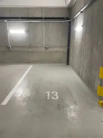 Pronájem garážového stání, Brno, Lidická, 14 m2