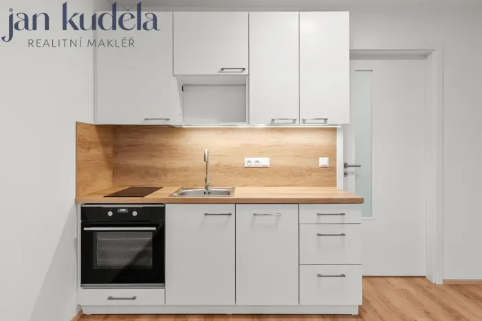 Pronájem bytu 1+kk, Brno, Líšeňská, 29 m2