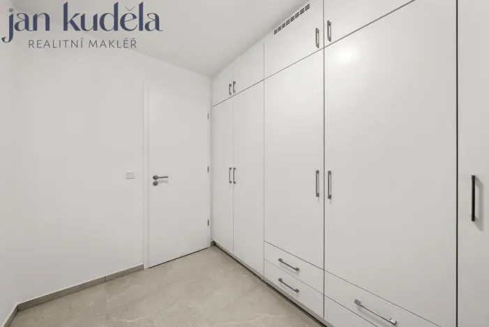 Pronájem bytu 1+kk, Brno, Líšeňská, 29 m2