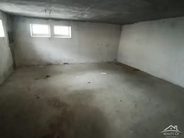 Pronájem garáže, Jihlava, 100 m2