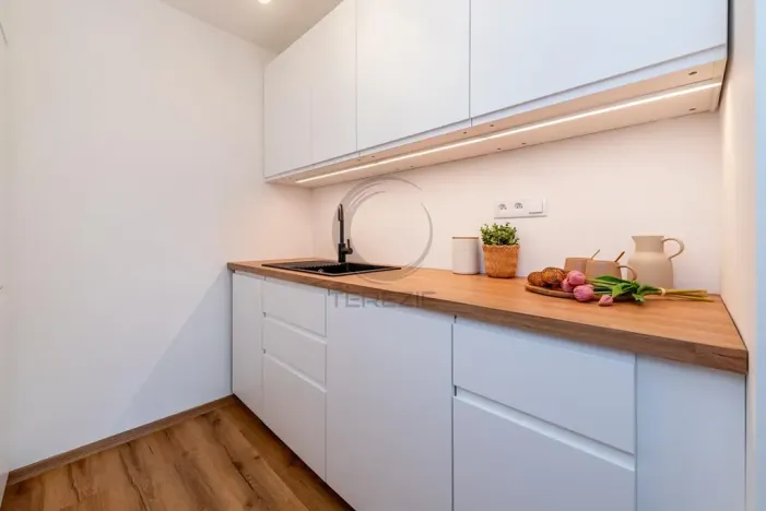 Prodej bytu 2+kk, Praha - Kobylisy, Čimická, 43 m2