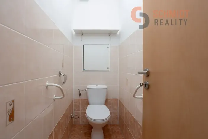 Prodej bytu 3+kk, Hustopeče, U Větrolamu, 76 m2