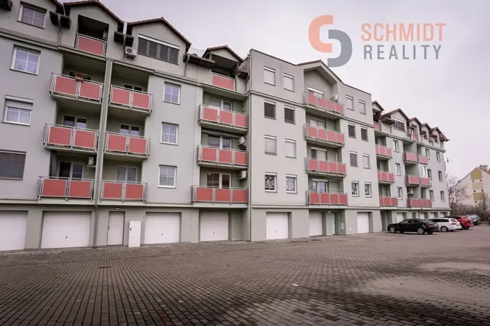 Prodej bytu 3+kk, Hustopeče, U Větrolamu, 76 m2