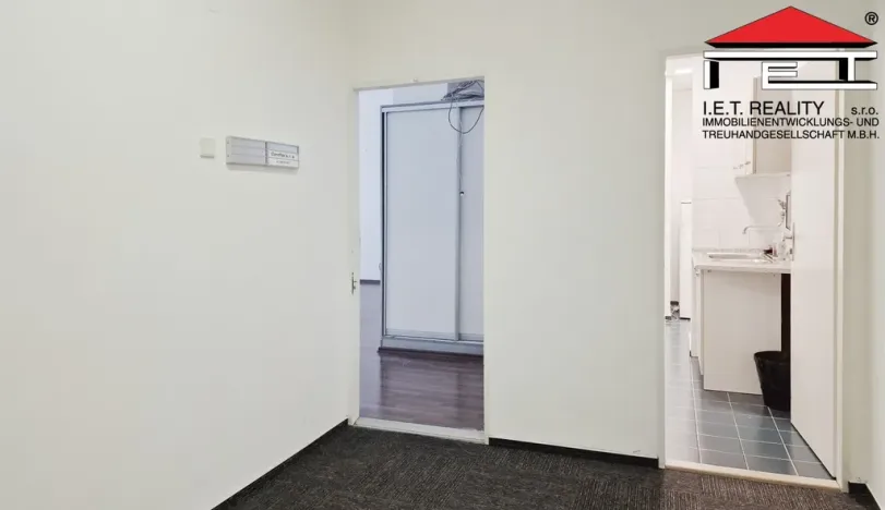 Pronájem kanceláře, Praha - Nové Město, Opletalova, 64 m2