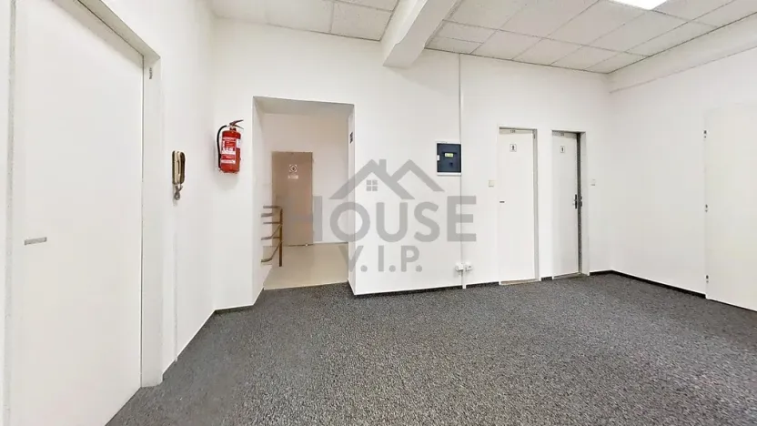 Pronájem kanceláře, Praha - Holešovice, U průhonu, 38 m2