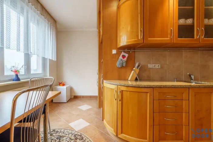 Prodej bytu 3+1, Karlovy Vary, Krušnohorská, 64 m2