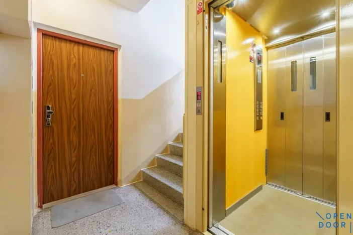 Prodej bytu 3+1, Karlovy Vary, Krušnohorská, 64 m2