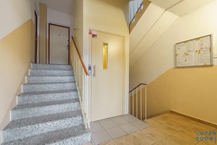 Prodej bytu 3+1, Karlovy Vary, Krušnohorská, 64 m2