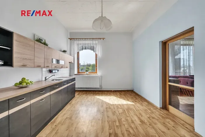 Prodej rodinného domu, Plaňany, Pražská, 152 m2