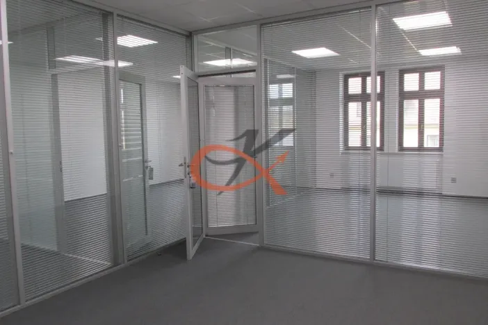 Pronájem kanceláře, Valašské Meziříčí, Náměstí, 16 m2