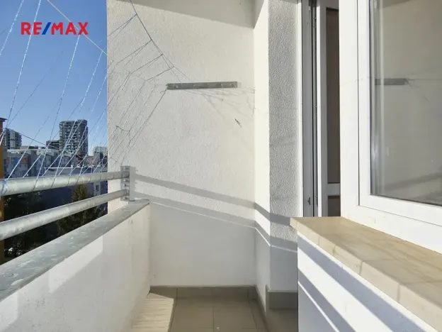 Pronájem bytu 2+1, Praha - Malešice, Káranská, 53 m2