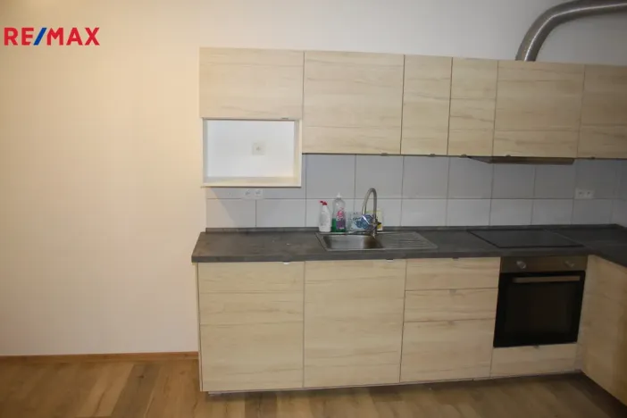 Pronájem bytu 2+1, Strakonice - Strakonice II, Komenského, 60 m2