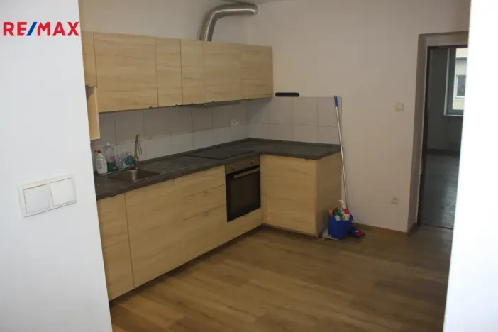 Pronájem bytu 2+1, Strakonice - Strakonice II, Komenského, 60 m2