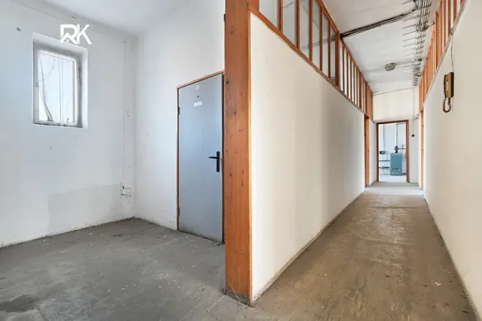 Prodej obchodního prostoru, Kolín, Pražská, 600 m2