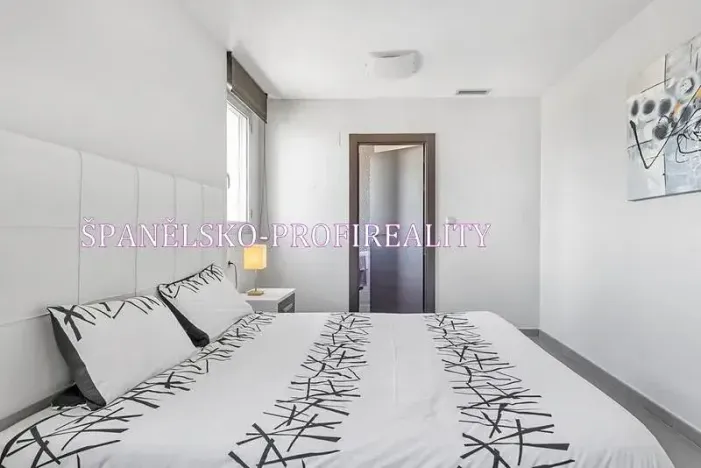 Prodej bytu 3+kk, Torrevieja, Španělsko, 66 m2