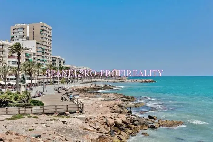 Prodej bytu 1+kk, Torrevieja, Španělsko, Calle Los gases, 40 m2