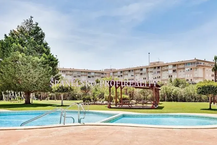 Prodej rodinného domu, Torrevieja, Španělsko, Ronda César Cánovas Girada, 50 m2